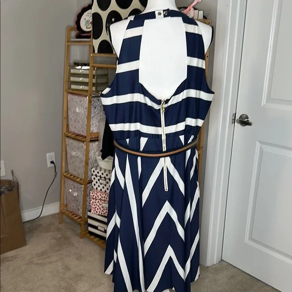 Eliza J Blue and White Sleeveless Cotton Sundress - Picture 4 of 12